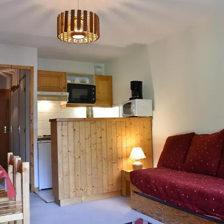 Pour 4 A Meribel, Pres Des Pistes, Balcon, Casier A Ski, Animaux Non Acceptes - Fr-1-180-6 Meribel
