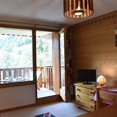 Pour 4 A Meribel, Pres Des Pistes, Balcon, Casier A Ski, Animaux Non Acceptes - Fr-1-180-6 Meribel