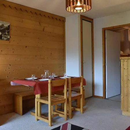 Apartment Pour 4 A Meribel, Pres Des Pistes, Balcon, Casier A Ski, Animaux Non Acceptes - Fr-1-180-6 *