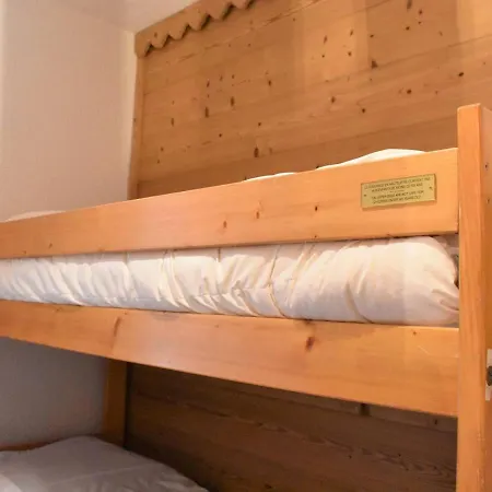 Apartment Pour 4 A Meribel, Pres Des Pistes, Balcon, Casier A Ski, Animaux Non Acceptes - Fr-1-180-6